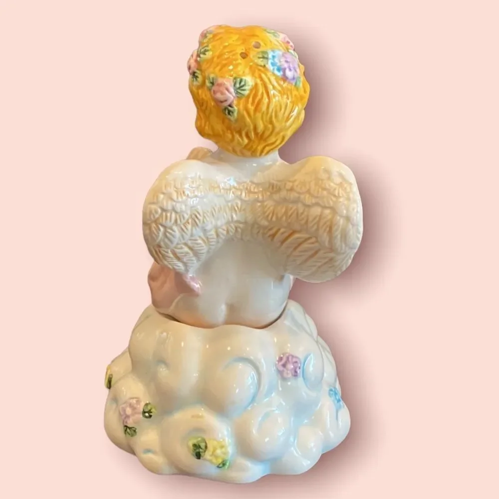 Baby Cherub Angel on a Cloud Salt and Pepper Shakers NWOT